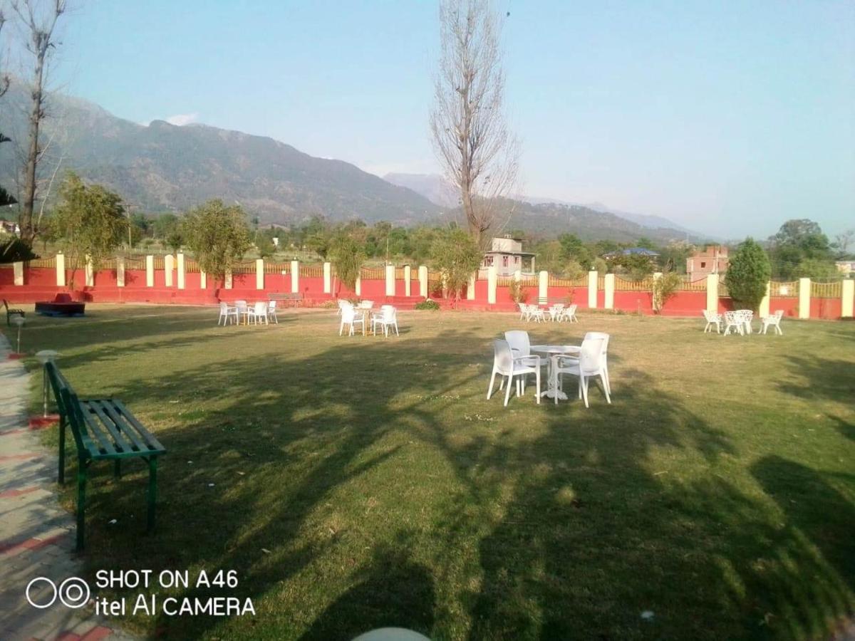 Pops Resort Palampur Luaran gambar