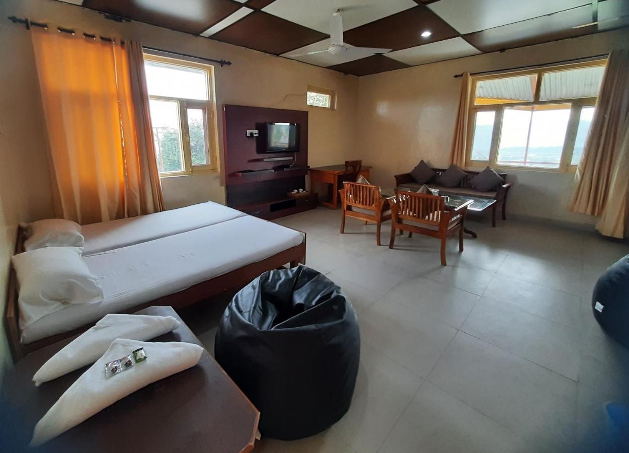 Pops Resort Palampur Luaran gambar