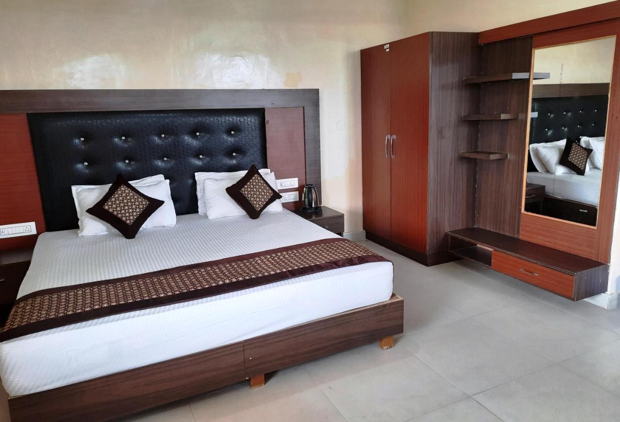 Pops Resort Palampur Luaran gambar
