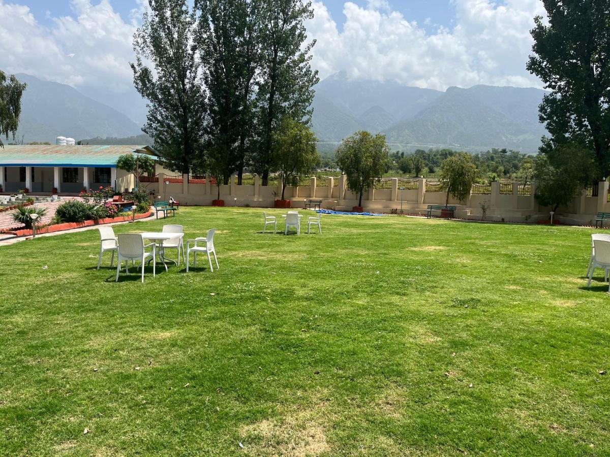 Pops Resort Palampur Luaran gambar