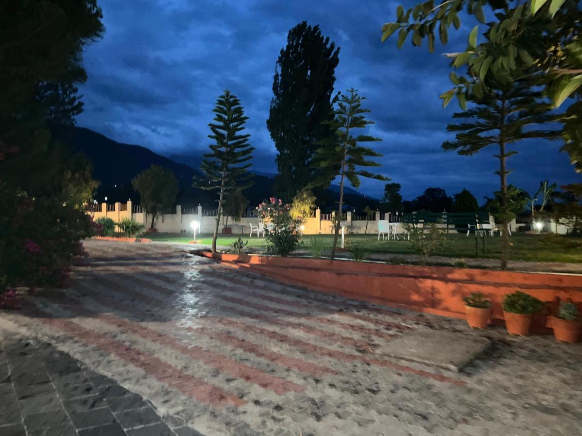 Pops Resort Palampur Luaran gambar