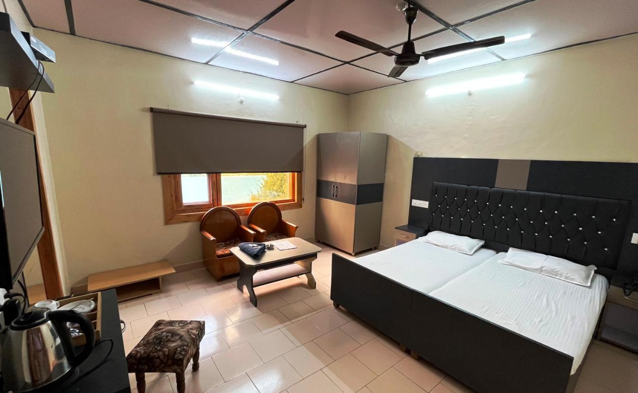 Pops Resort Palampur Luaran gambar