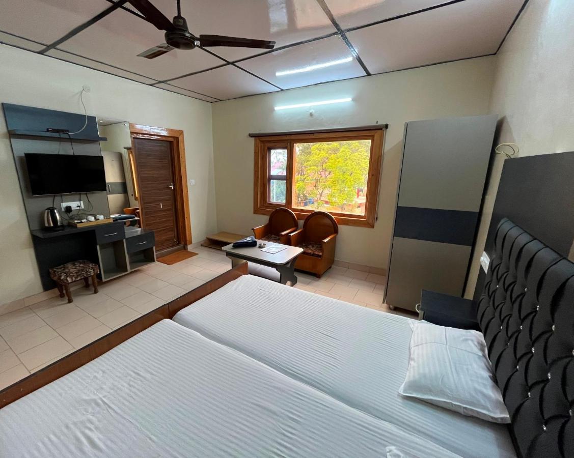 Pops Resort Palampur Luaran gambar