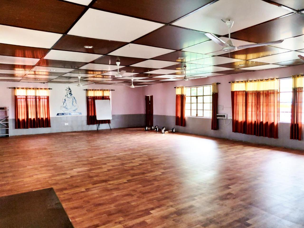 Pops Resort Palampur Luaran gambar