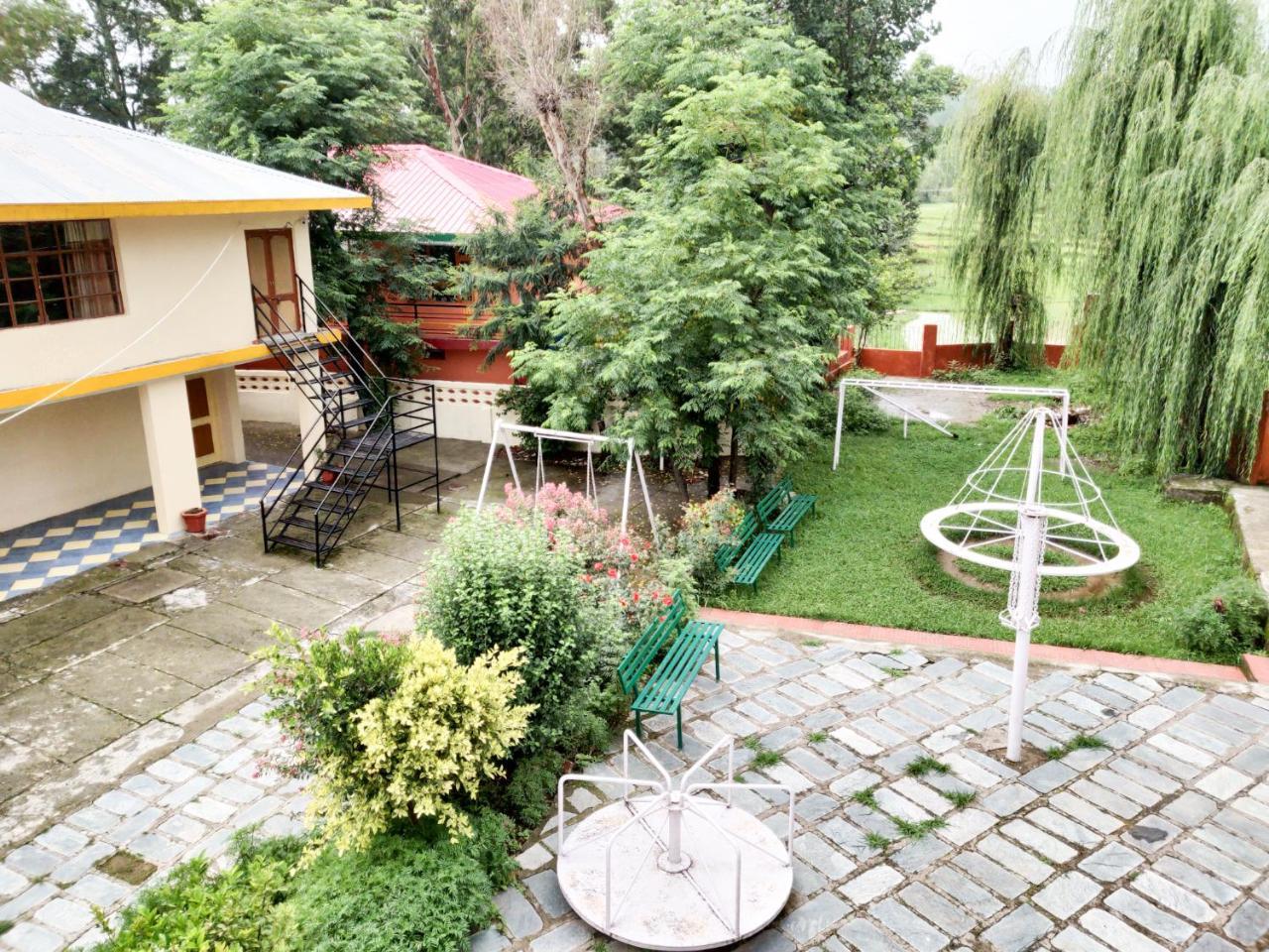 Pops Resort Palampur Luaran gambar