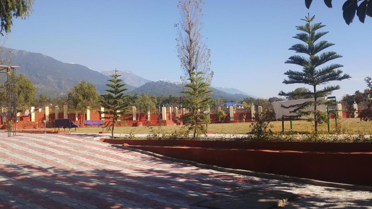 Pops Resort Palampur Luaran gambar