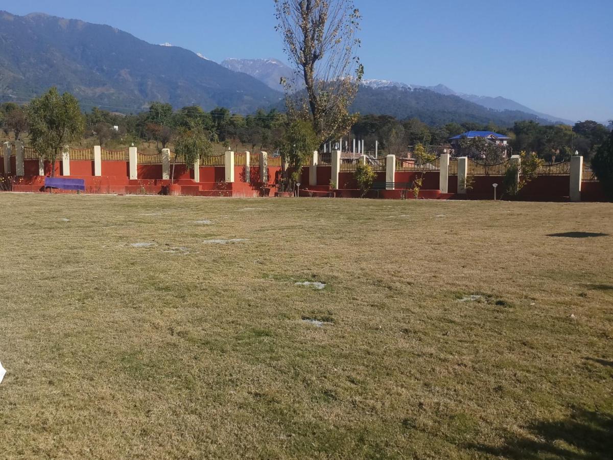 Pops Resort Palampur Luaran gambar